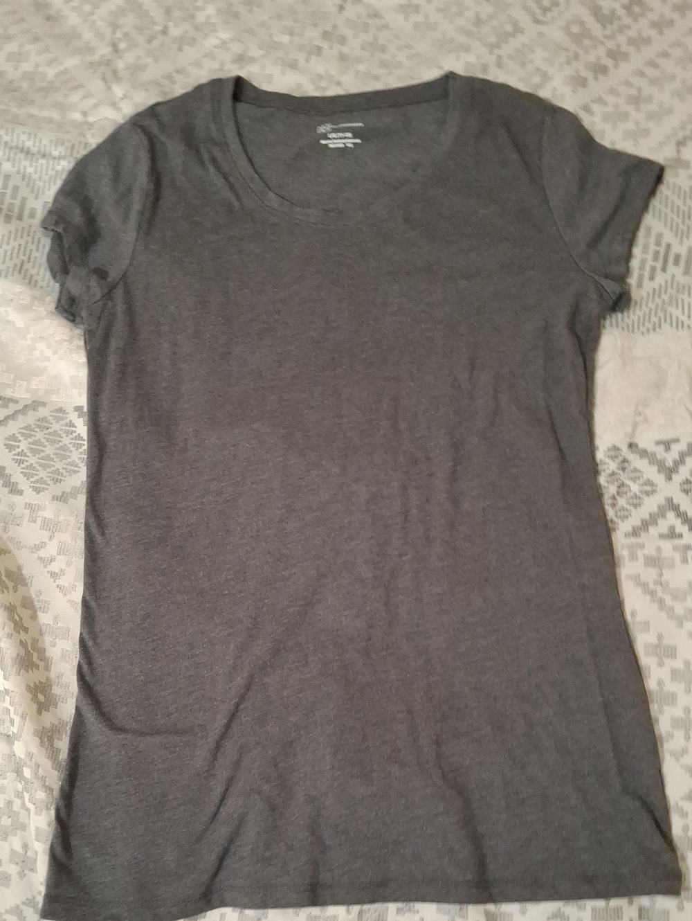 No Boundaries Charcoal Gray Scoop Neck Short Sleeve Tee
